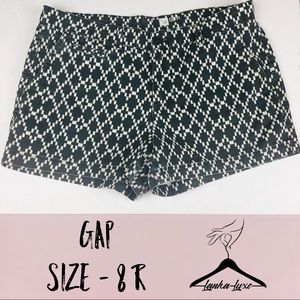 Gap Black & White Diamond Print Short